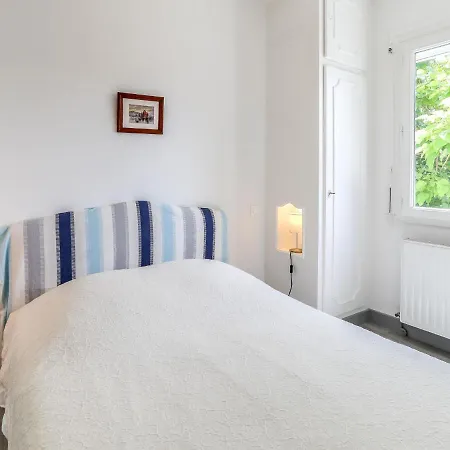 Apartment Les Mats-1 By Interhome